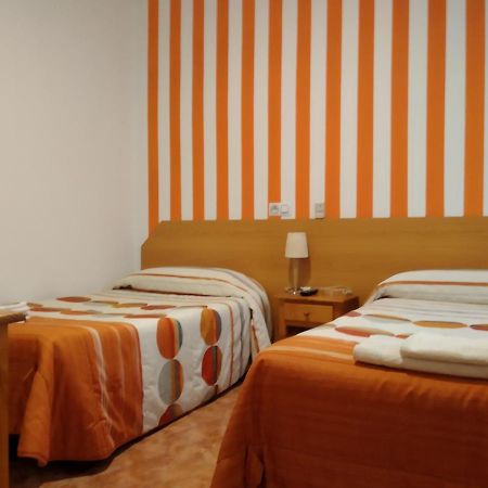 Pension Dominguez Μαδρίτη Εξωτερικό φωτογραφία